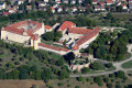 Residenzschloss Ellwangen aus der Vogelperspektive – Luftbild des historischen Schlosses